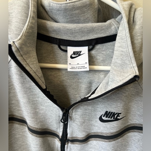 Nike Tech zip up hoodie jacket - Picture 2 of 4